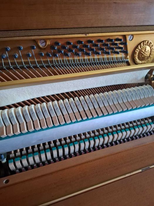 Пиано Ямаха-акустично