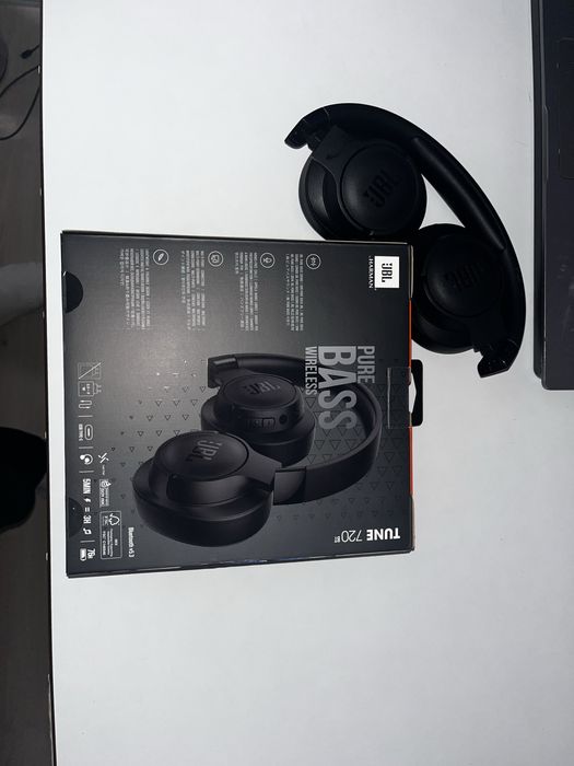 Casti JBL TUNE 720BT