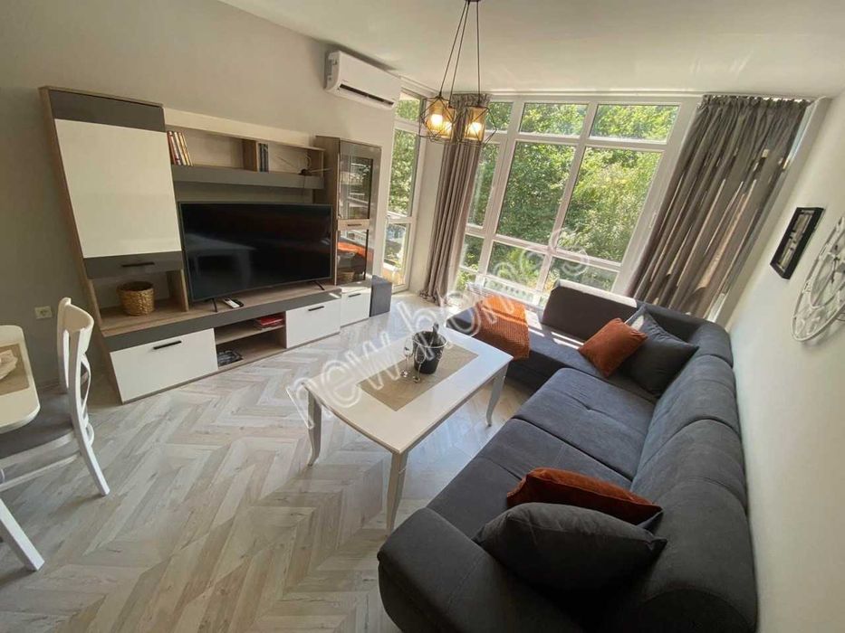 Продава се Тристаен апартамент в Пловдив, Гагарин - 103 кв.м за 1505 €/кв.м - Снимка #1