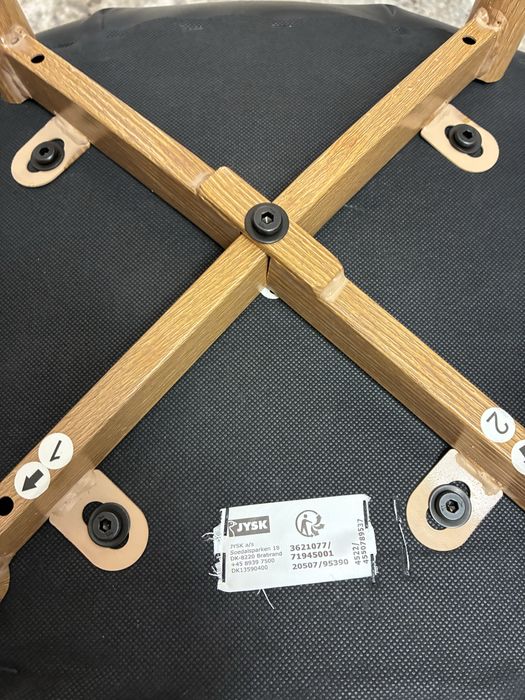 Doua scaune  bar Jysk, negru/ stejar natur, imitatie piele