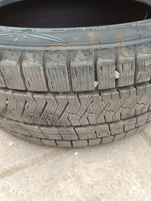 Triangle PL02 235/45/18 зимняя