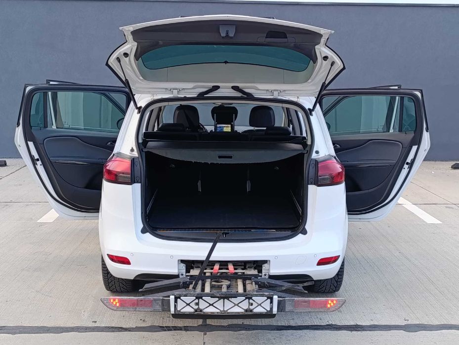Opel Zafira Tourer 2013