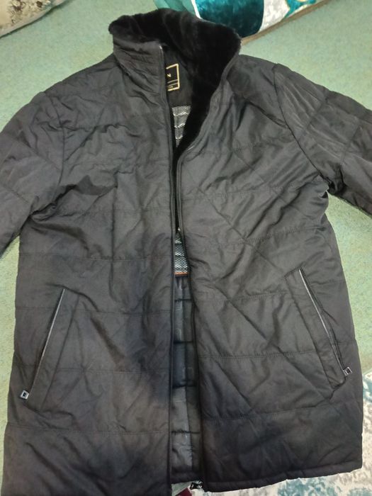 Продам куртку 50-56 подойдут