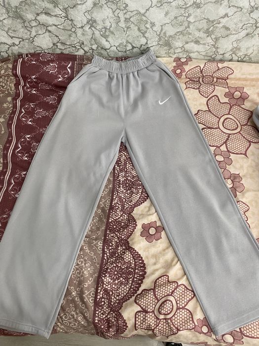 Продам спортивный костюм , размер 42