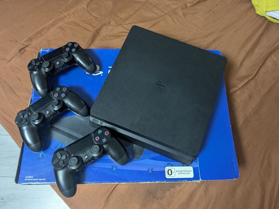 Продам плейстешен 4