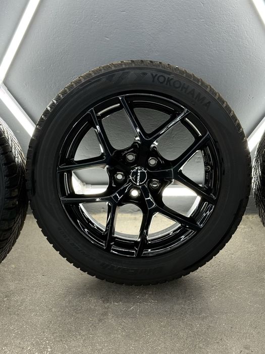 Джанти Borbet  17 цола  с гуми Yokohama Bluearth WINTER V906