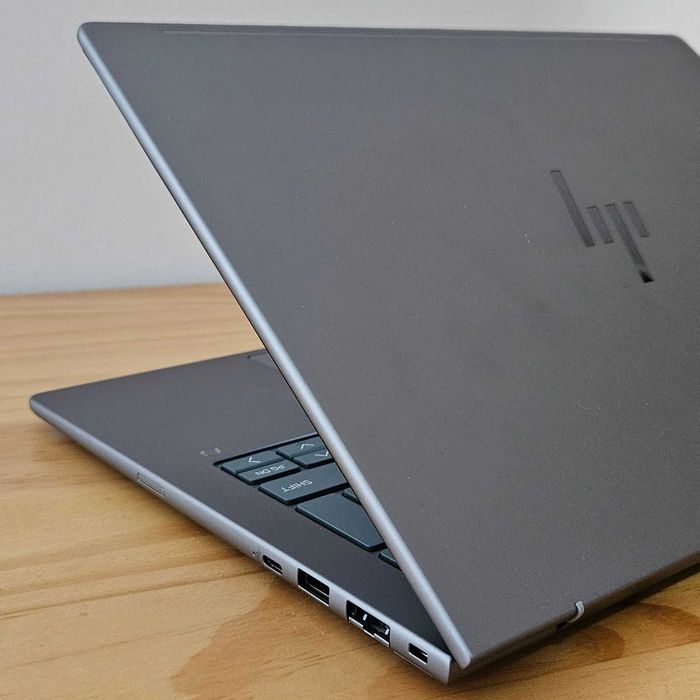 Laptop HP ZBook 8 G1i Workstation 14-inch 2.5K 120Hz Intel Ultra 9 285H 64GB Ram 1TB SSD Win11 Pro