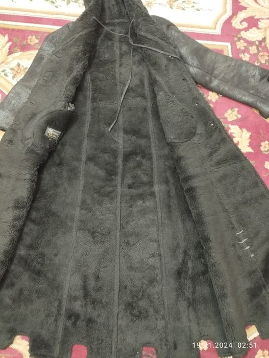 Qalin lekin judayam qulay ayollar paltosi