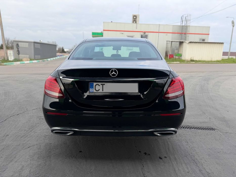 Mercedes E200 Avantgarde Tableta Camere 360 Iluminat Carplay