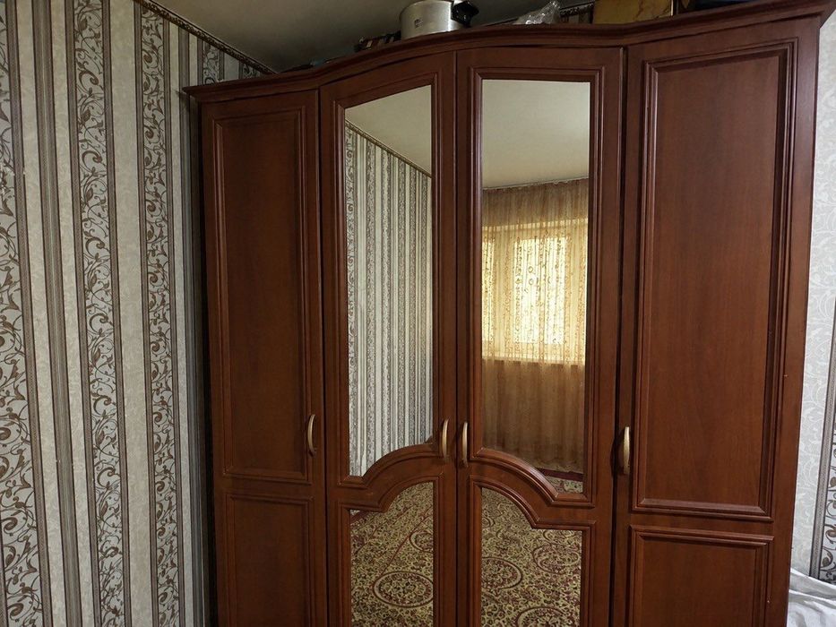 Спальный гарнитур б/у
