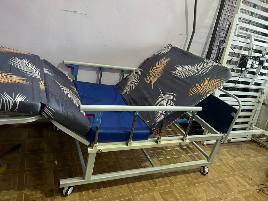 Медецинская кровать