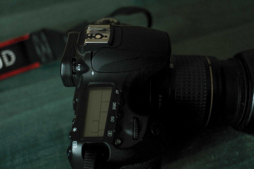 Canon 60D с китов обектив 18-55 mm и батериен грип