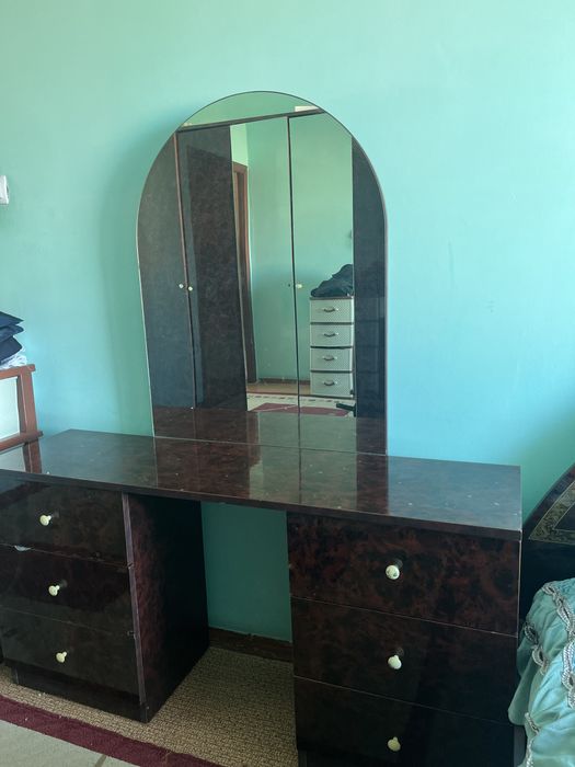 Срочно Продаётся  Б/У спальный гарнитур