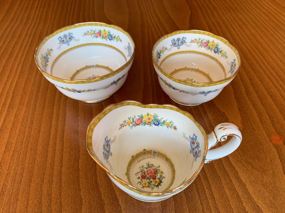 Винтидж английски порцеланов сервиз Paragon Fine China-Made in England