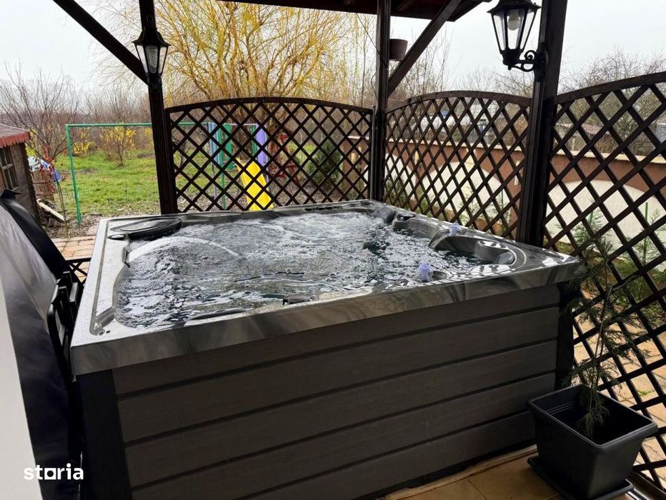 Vila exclusivista cu livada privata si jacuzzi exterior – langa Ploi