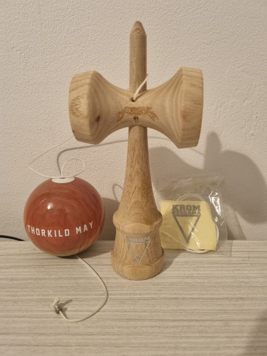 Kendama krom nou