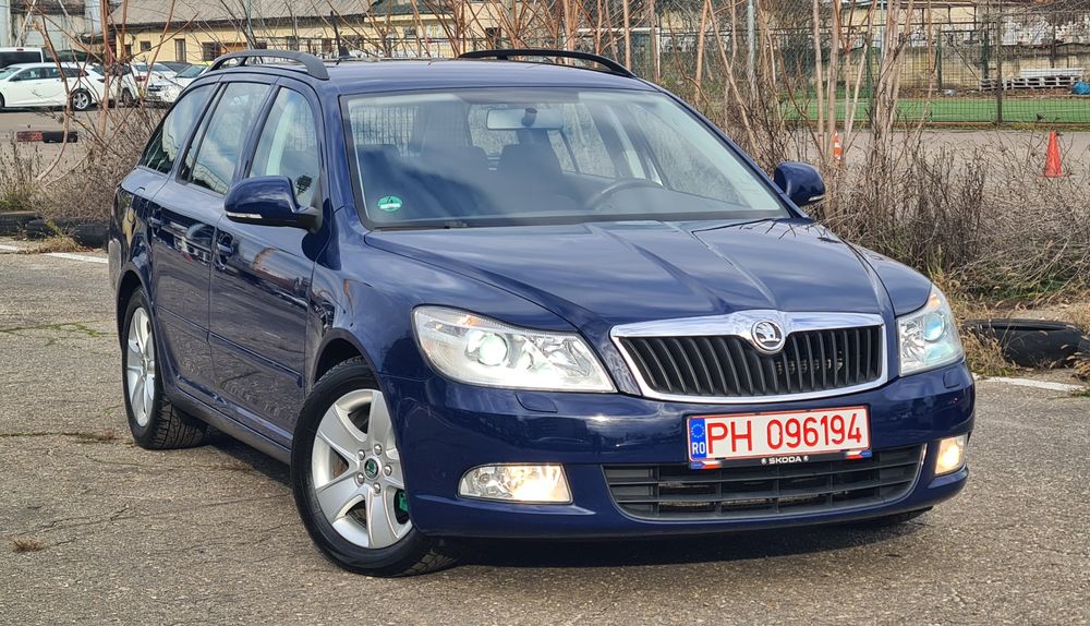 Skoda Octavia 2012 * 2.0 TDI - DSG * BiXenon * Sound System * Padele