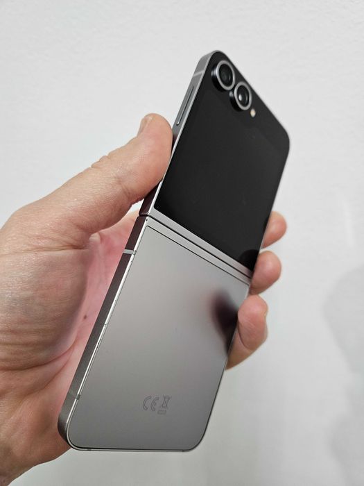 Samsung Galaxy Z flip 6 256 Gb impecabil