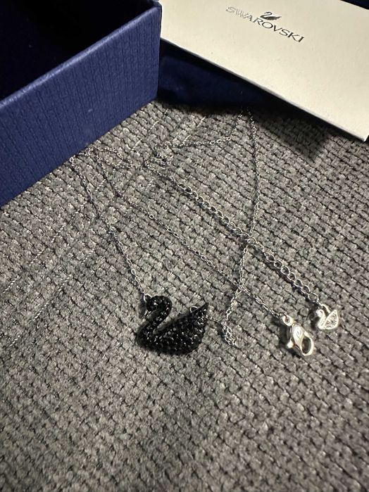 Черен лебед Сваровски Колие Swarovski НОВО