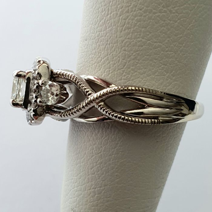 inel aur alb 14k cu 0.52ct diamante naturale