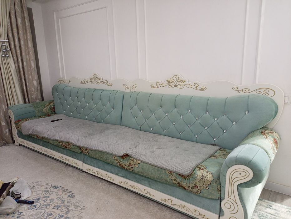 Диван для гостей