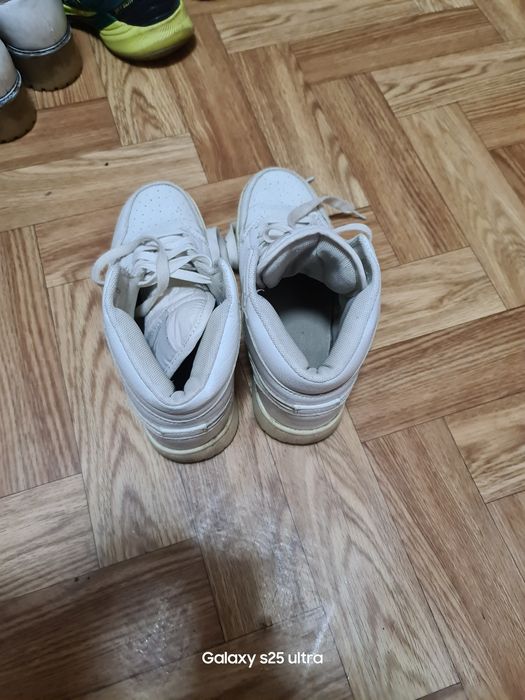 Кроссовки Nike 36-37 пазмер