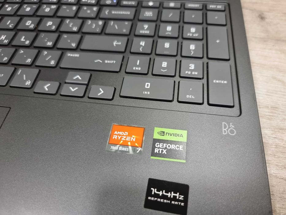 Лаптоп HP Victus Ryzen 7-7840HS/32GB/1TB SSD/GeForce RTX 4060