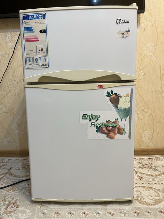 Продам мини холодильник