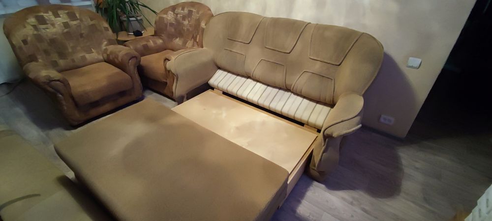 Продам диван и два кресла