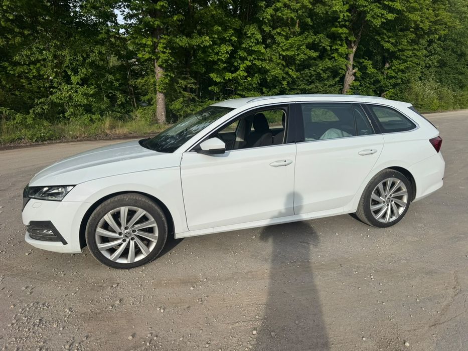 Skoda Octavia 2.0 Dsg an 2023 Matrix Masaj Head-Up camera  Memory