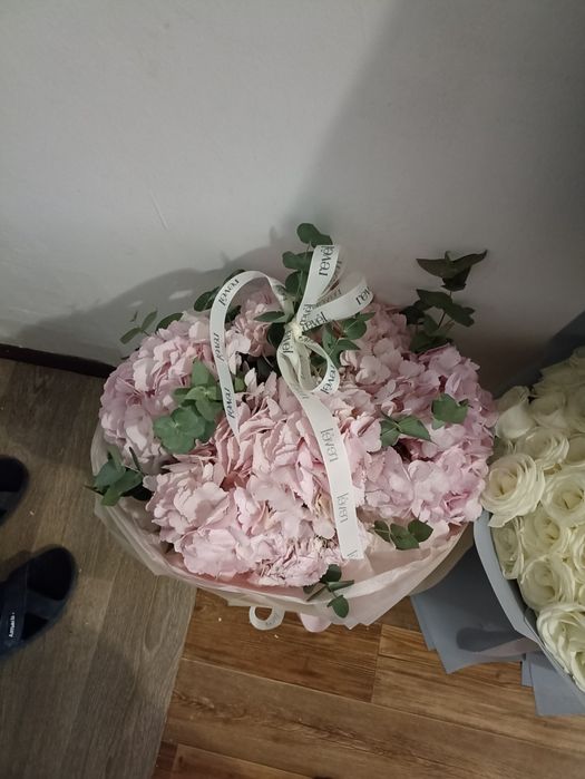 Цветы гортензия 12000, Роза 20000