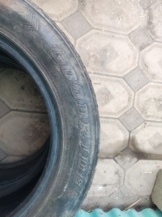 Продам пару шин 225/55 R17