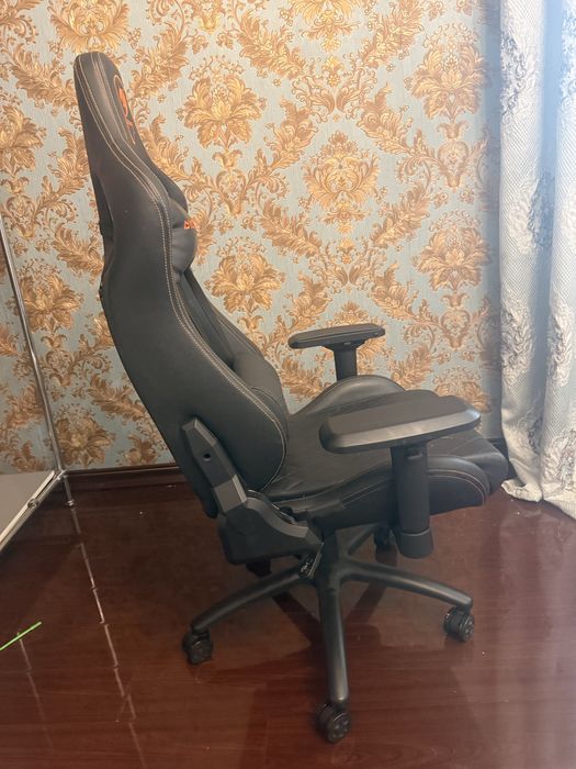 Продаю игровую креслу