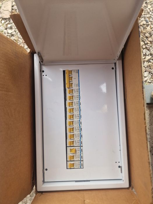 Электрический распределительный щиток