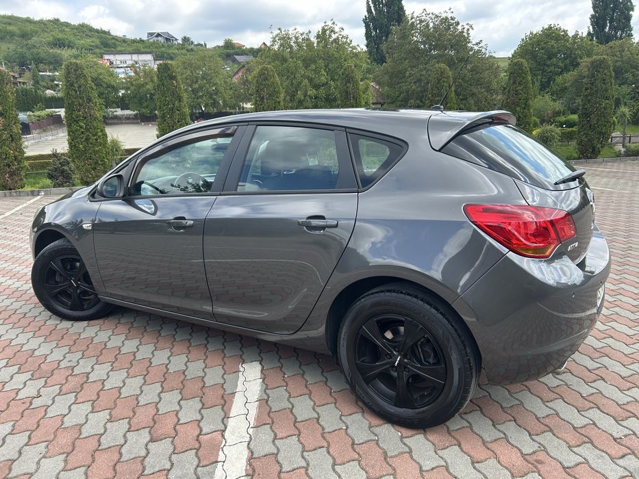 -Opel astra J Facelift-2011-1.4benzina-140cai-euro5-adusa din germania-