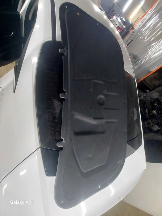 Утеплитель капота.