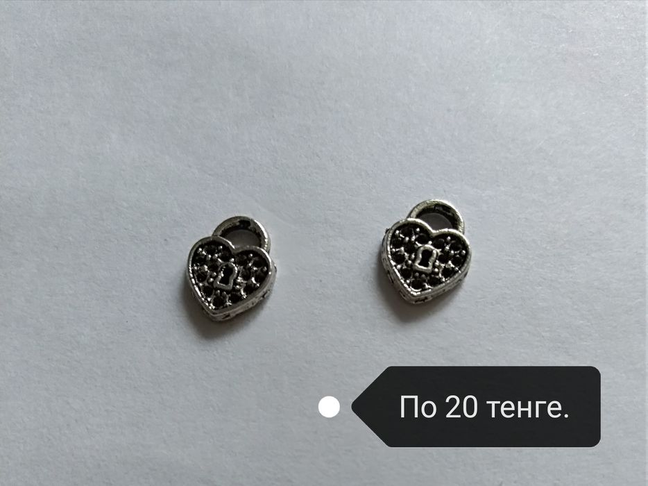 Продам бусины буквы. Коннекторы