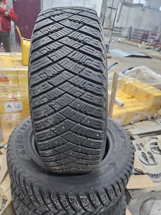 Продам резину, шины GOODYEAR ultragrip