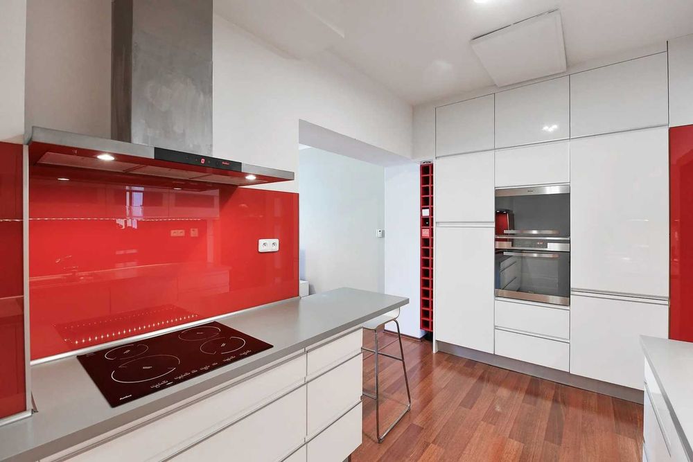 Дава се под наем Двустаен апартамент в София, Витоша - 69 кв.м за 204999 € - Снимка #2