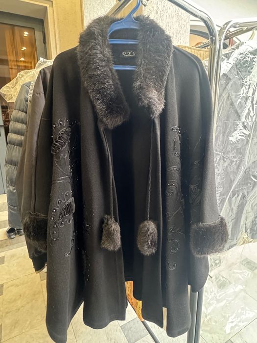 Продается женская накидка пончо