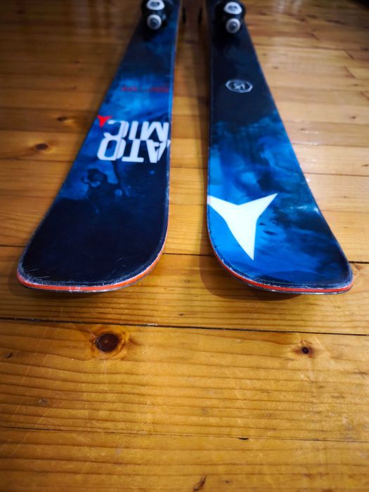 Ски Atomic vantage