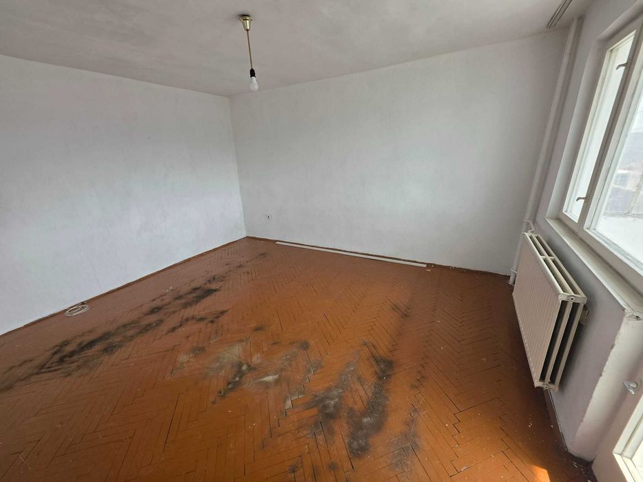 Гарсониера, Под наем, кв. Вароша