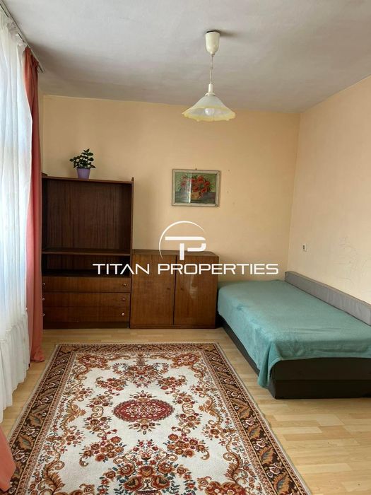 Двуетажна Къща, под наем, кв. Банево