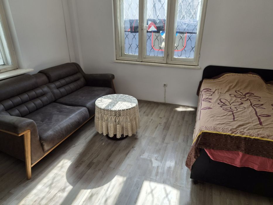 Квартира под наем 1-стаен с двор