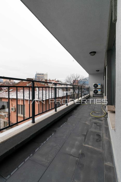 Дава се под наем Тристаен апартамент в Пловдив, Център - 112 кв.м за 872.61 € - Снимка #15