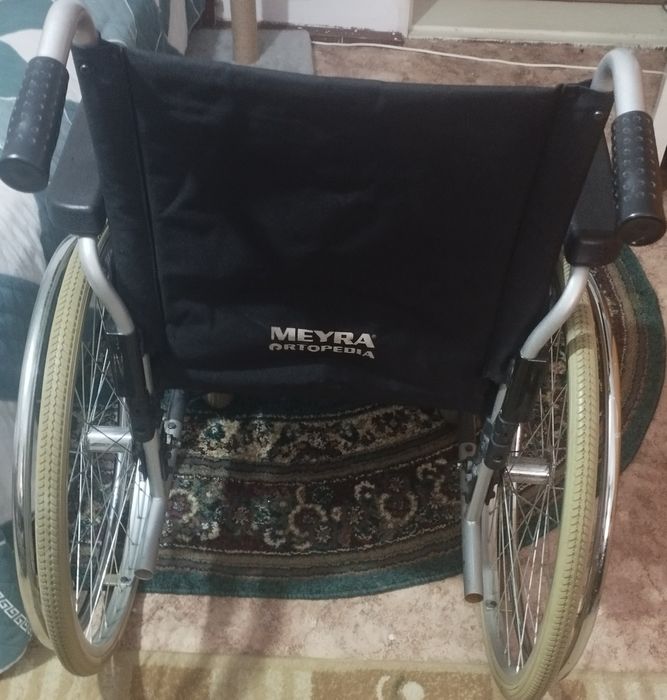 Коляска инвалидная взрослая.
