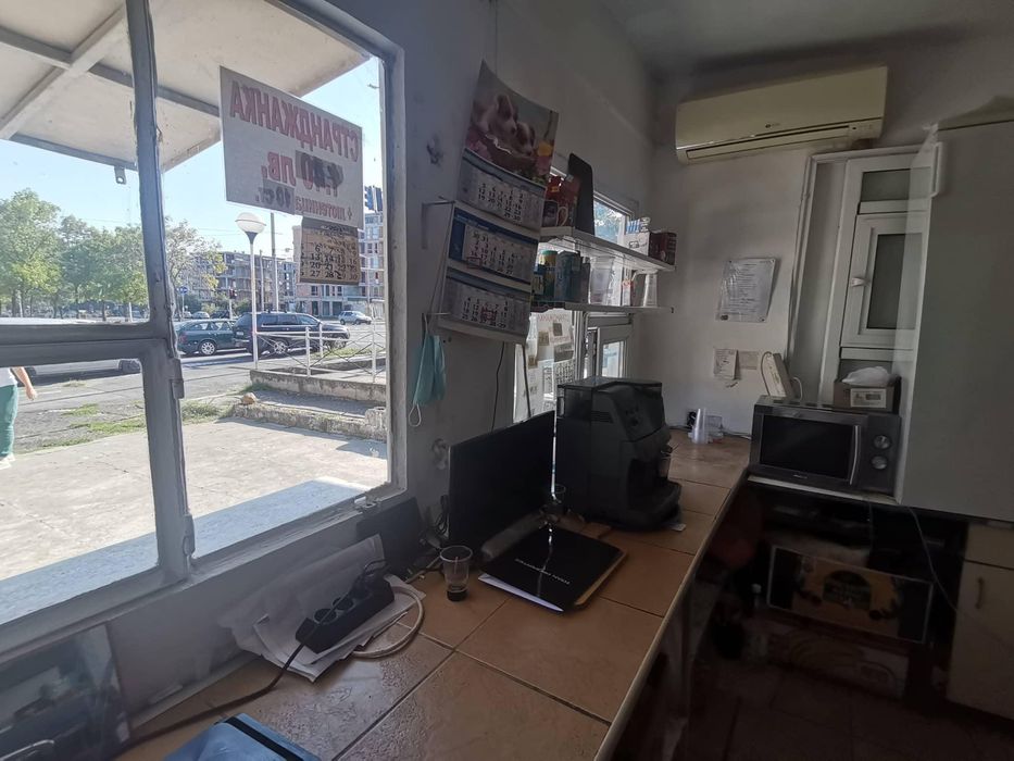 Продава се Магазин в Бургас, Меден рудник - зона Б - 12 кв.м за 255 €/кв.м - Снимка #1