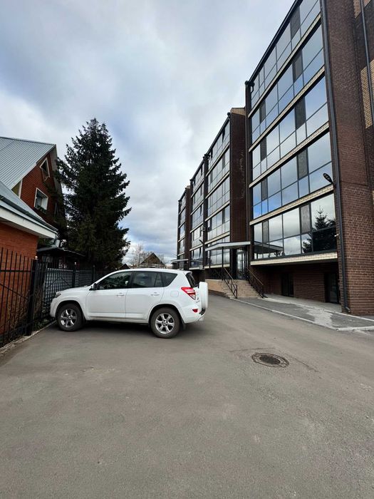 Продам евро 3-х ком., в Центре, район 8 школа