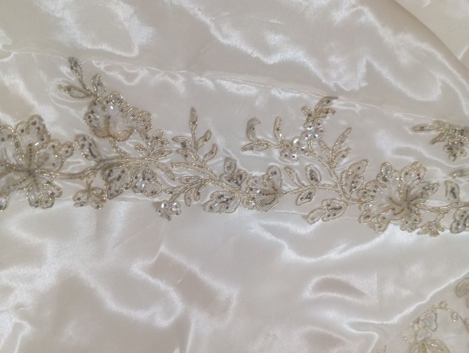 Платье на свадьбу,прямое