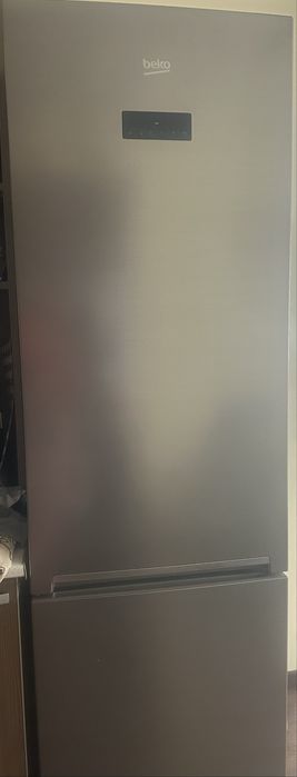 Vand frigider Beko no frost